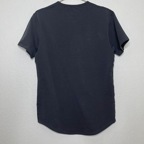 BYLT Shirt Mens Medium Gray S/S Drop Cut Short Sleeve Lux Activewear Curved Hem - Picture 6 of 6